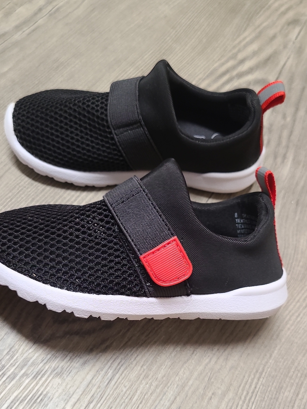 8 Toddler Water Shoes Cat & Jack Black and Red Kids Slip-Ons W Velcro